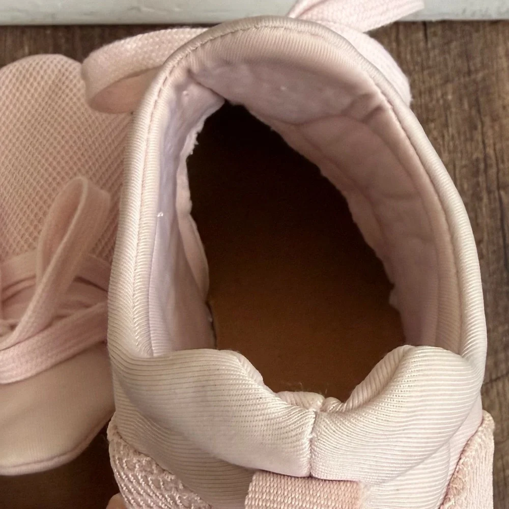 Lucy Avenue Blush Pink Slip-On Athletic Sneakers Athleisure Ballet Shoe 8.5 EUC
